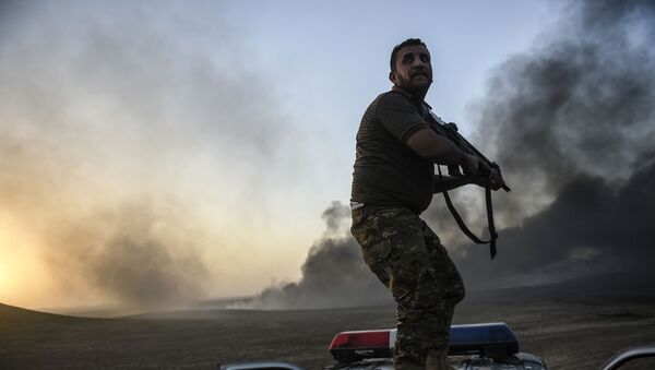 Военнослужащий ВС Ирака во время операции в районе Каяра при наступлении на Мосул - اسپوتنیک ایران  