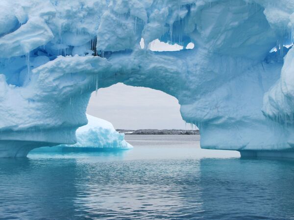 کوه یخ در شبه جزیره قطب جنوب - اسپوتنیک ایران  