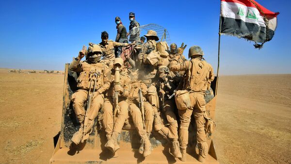 Иракские военный выезжают с военной базы вблизи города Мосул, Ирак - اسپوتنیک ایران  