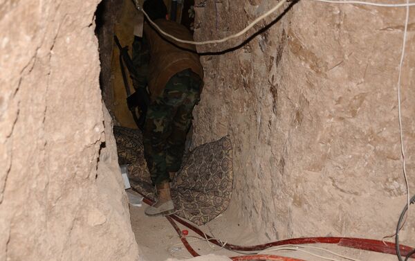 داعشی ها برای فرار از موصل تونل هایی را حفر می کنند - اسپوتنیک ایران  
