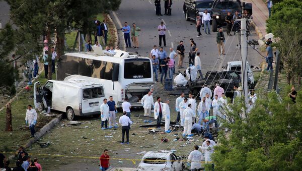 رسانه ها از مرگ دست کم ۱۳ نفر در انفجار در ترکیه خبر دادند - اسپوتنیک ایران  