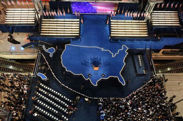 طرفداران هیلاری کلینتون نامزد ریاست جمهوری در انتخابات آمریکا در نیویورک - اسپوتنیک ایران  
