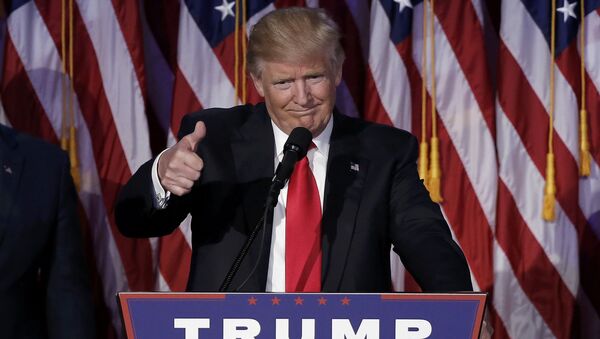 U.S. President-elect Donald Trump greets supporters during his election night rally in Manhattan, New York, U.S., November 9, 2016 - اسپوتنیک ایران  