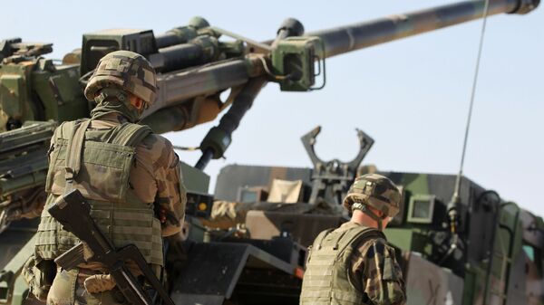 Солдаты международной коалиции во время операции в окрестностях Мосула, Ирак - اسپوتنیک ایران  