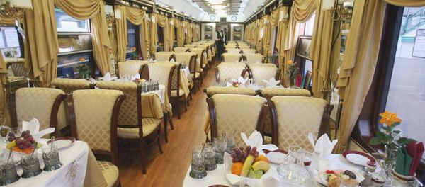 A Golden Eagle Luxury train's restaurant - اسپوتنیک ایران  