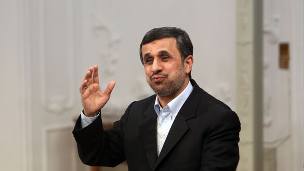 تهدید احمدی نژاد به سردار سلیمانی: 'مراودات کاری' با شما را منتشر می کنم - اسپوتنیک ایران  