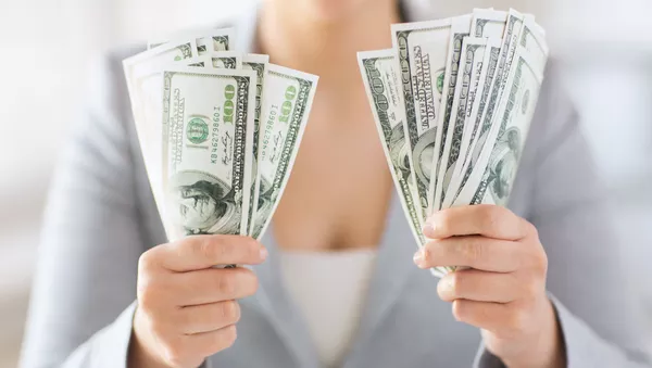 تشخیص دلار اصلی از دلار تقلبی +ویدئو - اسپوتنیک ایران  
