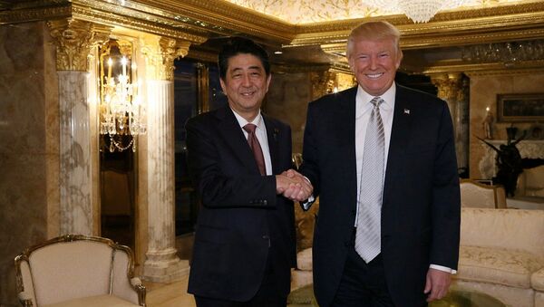 Премьер-министр Японии Синдзо Абэ и избранный президент США Дональд Трамп - اسپوتنیک ایران  
