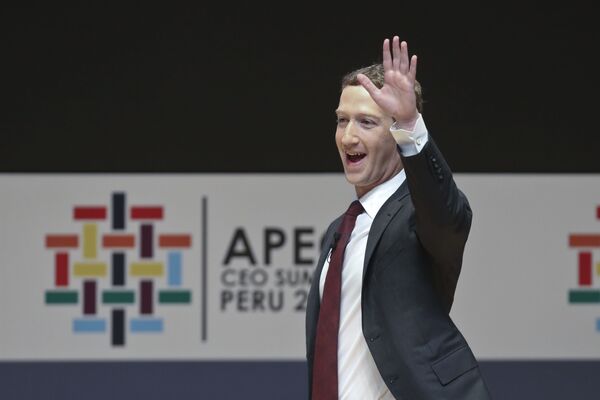 Председатель совета директоров и генеральный директор Facebook Марк Цукерберг на Международном саммите АТЭС в Лиме, Перу - اسپوتنیک ایران  