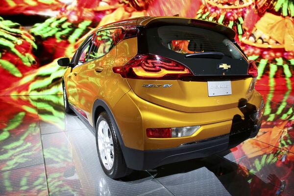 خودرو Chevrolet Bolt EV   در نمایشگاه بین المللی خودرو در لس آنجلس - اسپوتنیک ایران  