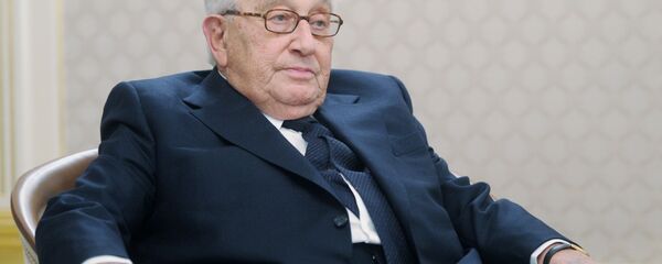 هشدار کیسینجر به کاخ سفید در خصوص جنگ تجاری با چین - اسپوتنیک ایران  