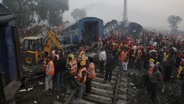 آتش سوزی در قطاری در پاکستان 72 کشته به جای گذاشت - اسپوتنیک ایران  