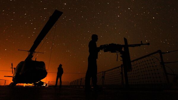 تابش لیزر به بالگرد آمریکایی از طرف نیروی دریایی ایران تکذیب می شود - اسپوتنیک ایران  