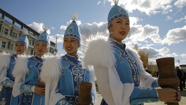 Девушки в традиционных якутских костюмах - اسپوتنیک ایران  