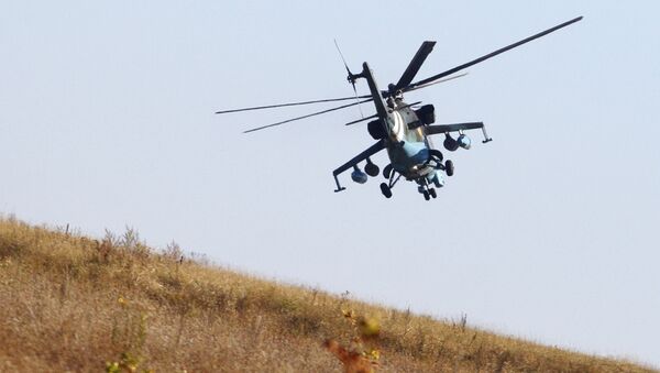 Украинский военный вертолет во время патруль в окрестностях Донецка - اسپوتنیک ایران  