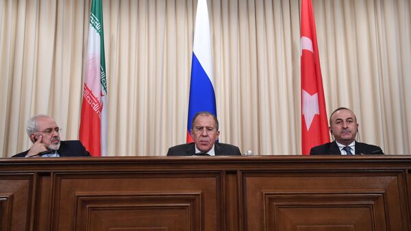 Пресс-конференция глав МИД России, Ирана и Турции во время совместной пресс-конференции по итогам трехсторонней встречи - اسپوتنیک ایران  