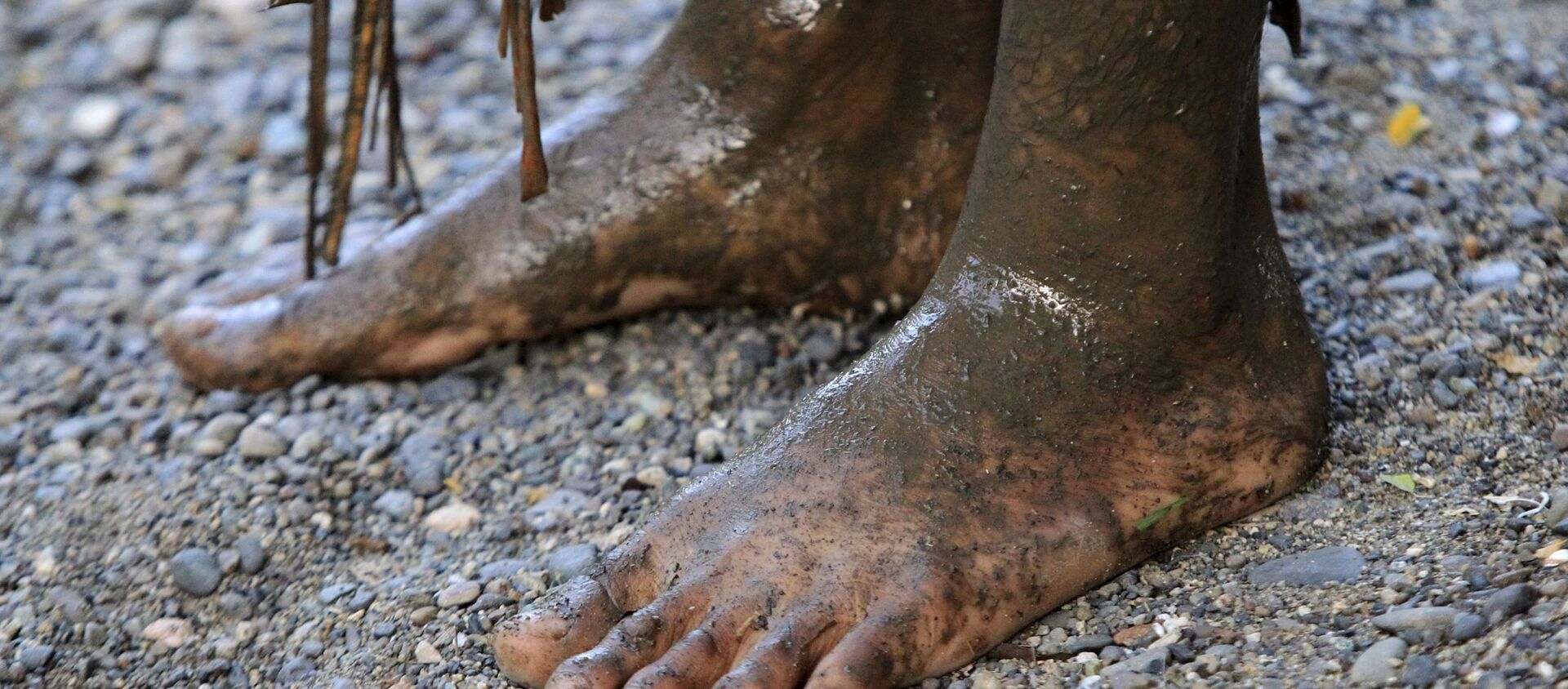 Ноги участника грязного праздника святого Иоанна Крестителя на Филиппинах - اسپوتنیک ایران  , 1920, 27.12.2016
