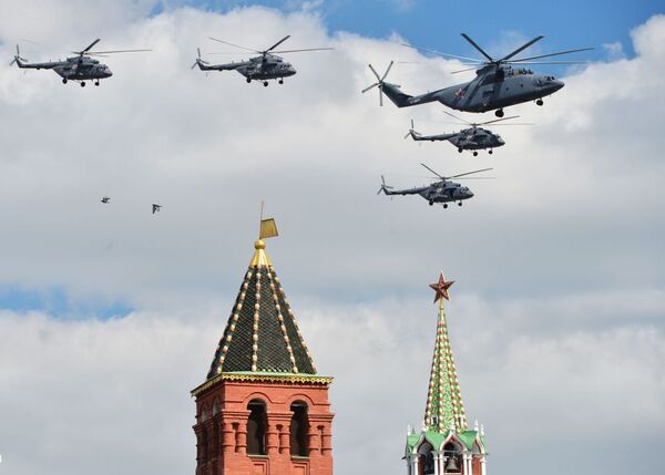 اولین تمرین بخش هوایی رژه پیروزی روز سه شنبه 5 مه بر فراز میدان سرخ مسکو برگزار شد. - اسپوتنیک ایران  