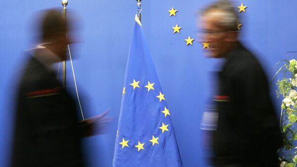 Флаг Евросоюза в здании Совета ЕС в Брюсселе - اسپوتنیک ایران  