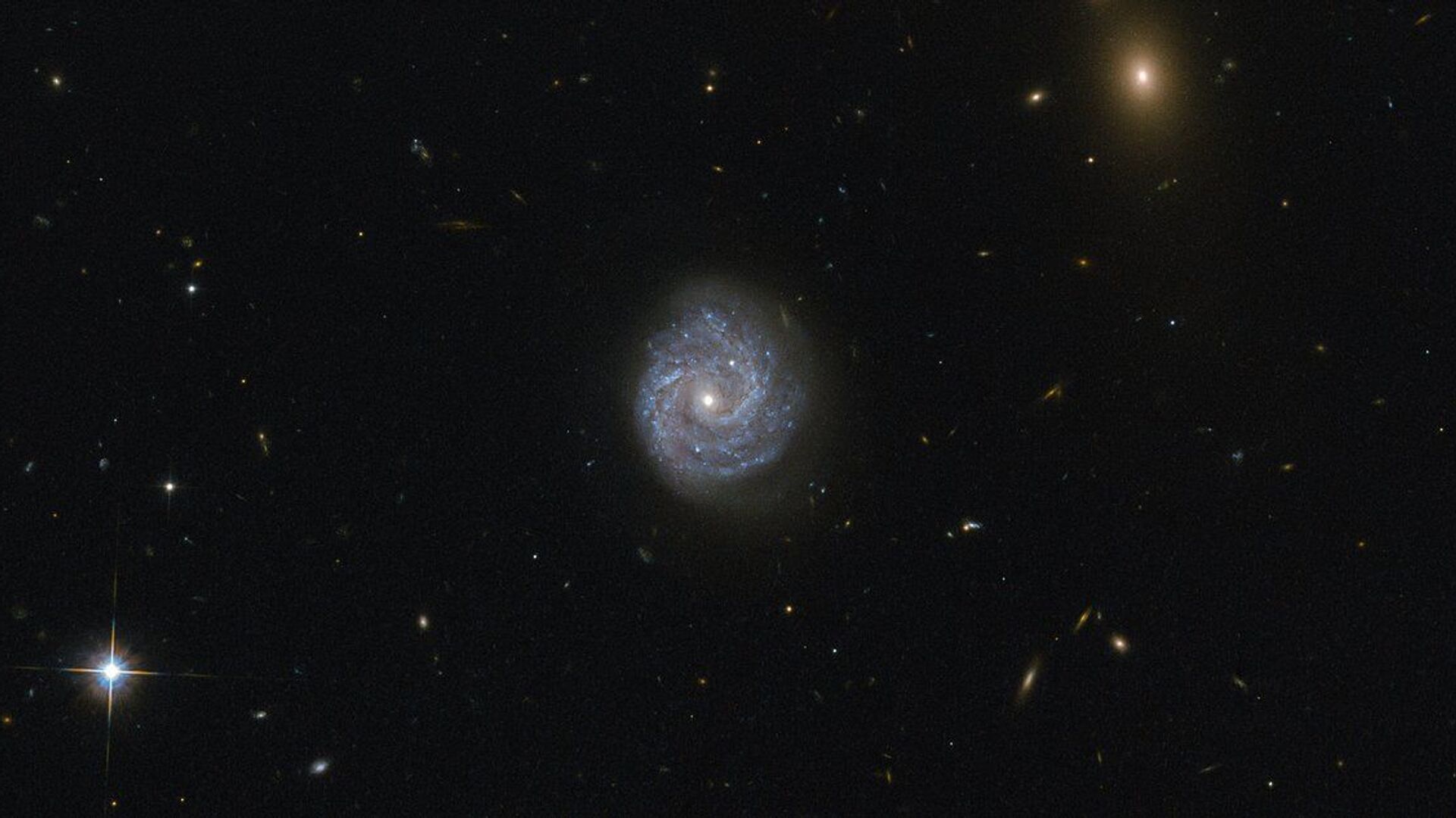 Спиральная галактика RX J1140.1+0307 в созвездии Девы - اسپوتنیک ایران  , 1920, 31.03.2022