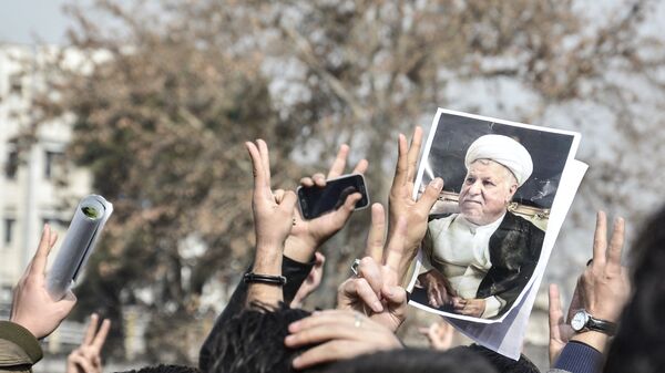 عکس دیده نشده هاشمی در کنار فرزندانش - اسپوتنیک ایران  
