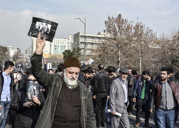 مراسم تشیع پیکر آقای هاشمی رفسنجانی در تهران - اسپوتنیک ایران  