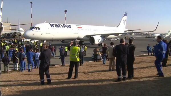 نخستین فروند هواپیمای ایرباس وارد ایران شد (ویدیو) - اسپوتنیک ایران  