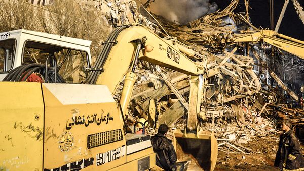 بیش از دو هزار تن آهن آلات از مخروبه ساختمان پلاسکو خارج گردید - اسپوتنیک ایران  