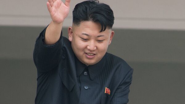 Первый секретарь Центрального комитета Трудовой партии Кореи Ким Чен Ын во время военного парада, посвященного 60-летию окончания Корейской войны, в Пхеньяне - اسپوتنیک ایران  
