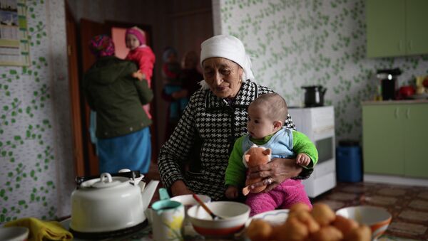 در ترکیه به مادربزرگ ها در ازای  نگهداری کودکان حقوق پرداخت می شود - اسپوتنیک ایران  