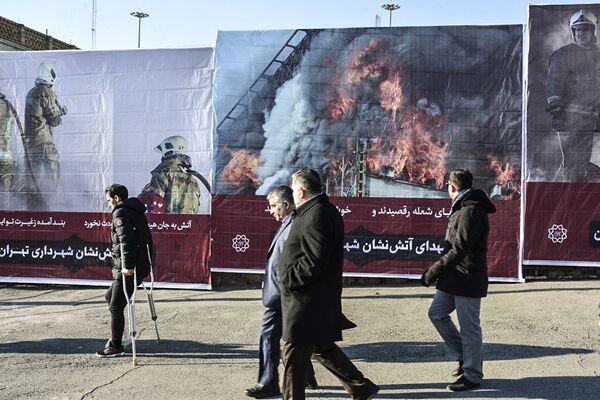 مراسم وداع با آتش نشانان در تهران - اسپوتنیک ایران  