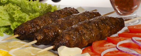 ماموران در ایران، 250 کیلو گوشت فاسدی که قرار بود کباب شود را کشف کردند ماموران در ایران، 250 کیلو گوشت فاسدی که قرار بود کباب شود را کشف کردند - اسپوتنیک ایران