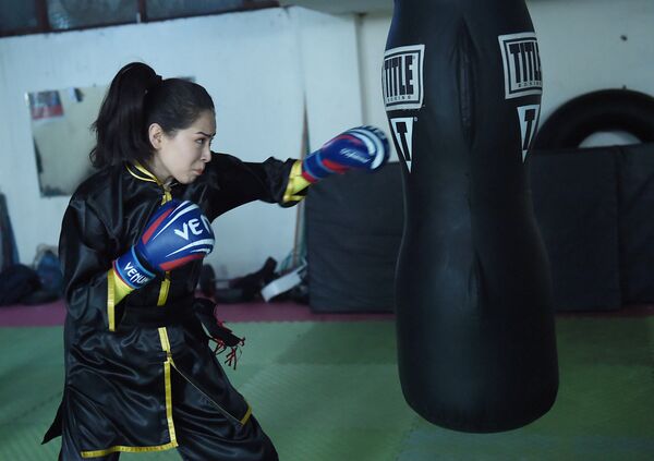 تمرینات زنان در ورزش رزمی در کابل - اسپوتنیک ایران  