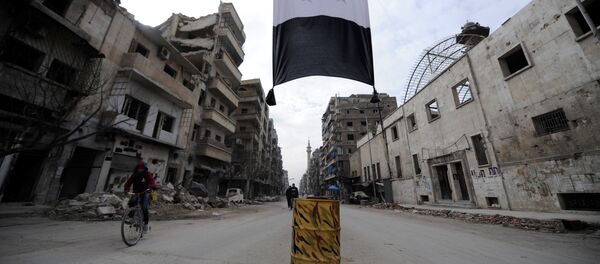 برافراشتن پرچم ملی سوریه در پاسگاه مرزی با ترکیه
برافراشتن پرچم ملی سوریه در پاسگاه مرزی با ترکیه
- اسپوتنیک ایران