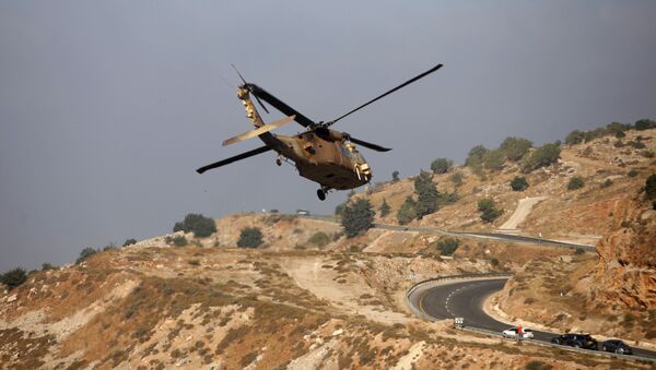بالگرد نظامی اسرائیلی بر فراز بلندی های جولان - اسپوتنیک ایران  