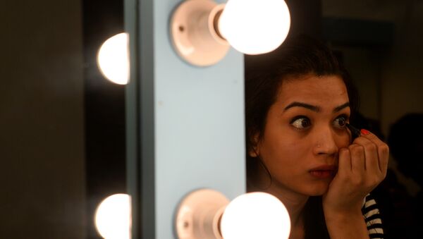 An Indian transgender model gets ready for an audition in New Delhi. (File) - اسپوتنیک ایران  
