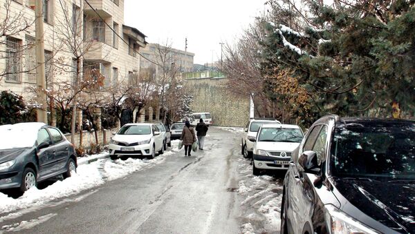 سبک آپارتمان و خانه در تهران در هر محله متفاوت است- کوچه ای در محله ولنجک - اسپوتنیک ایران  