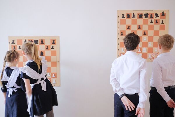 کلاس شطرنج در مدرسه کراسنودار - اسپوتنیک ایران  