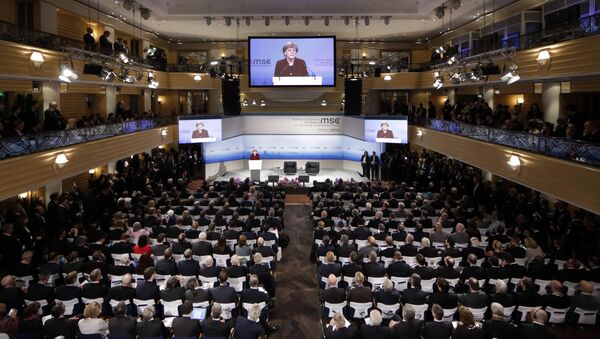 Канцлер Германии Ангела Меркель выступает на Мюнхенской конференции по безопасности. Архивное фото - اسپوتنیک ایران  