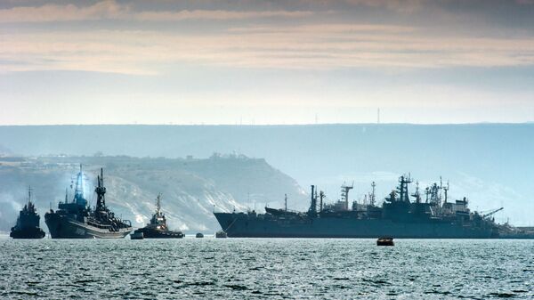 ناو آمریکایی تحت نظر کشتی های ناوگان دریای سیاه روسیه - اسپوتنیک ایران  