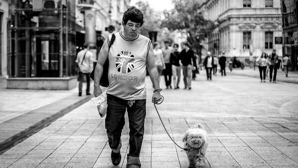 A man walking in the streets of London, UK. - اسپوتنیک ایران  