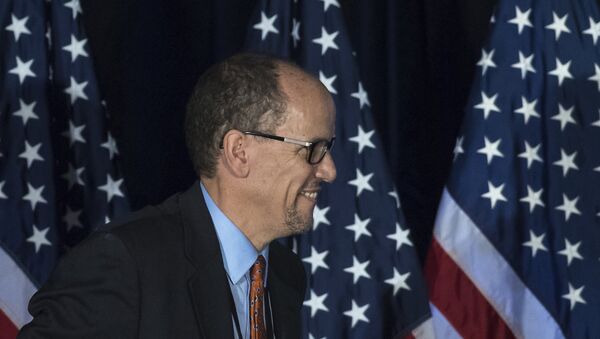 Former Labor Secretary Tom Perez, who is a candidate to run the Democratic National Committee, before speaking during the general session of the DNC winter meeting in Atlanta, Saturday, Feb. 25, 2017. - اسپوتنیک ایران  