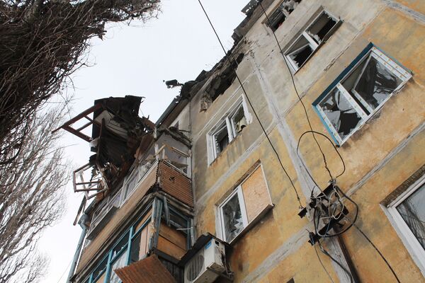 خانه آسیب دیده بر اثر آتشباری نظامیان اکراینی در دونتسک - اسپوتنیک ایران  