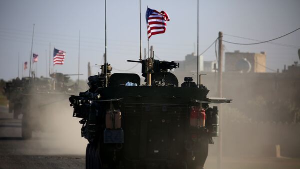 Американский военный конвой в предместьях сирийского города Манбидж - اسپوتنیک ایران  