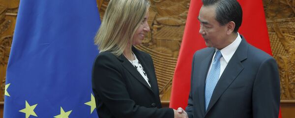 دست یاری چین به اروپا برای تبدیل چالش ها به شانس های توسعه و شکوفایی دست یاری چین به اروپا برای تبدیل چالش ها به شانس های توسعه و شکوفایی - اسپوتنیک ایران