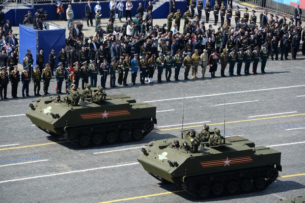 ستون ماشین های نظامی و نمایش های هوایی رژه پیروزی در مسکو - اسپوتنیک ایران  
