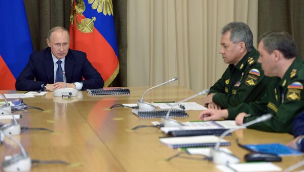 Президент России Владимир Путин на совещании с руководством Министерства обороны и представителями ВПК - اسپوتنیک ایران  