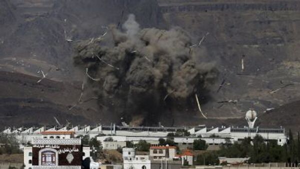 بمباران هوایی پایتخت یمن - اسپوتنیک ایران  