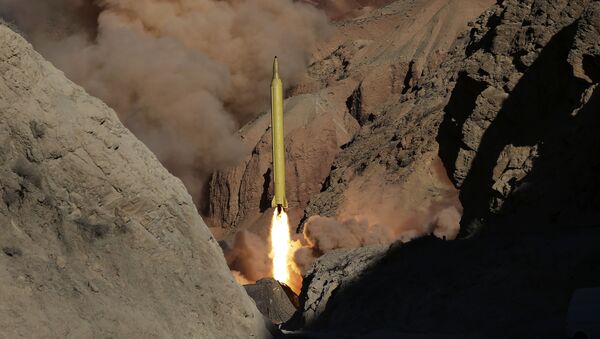 پرتاب آزمایشی موشک بالستیکی در ایران - اسپوتنیک ایران  