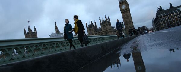 آسیب به 20 برج 5 جی از ترس شیوع کرونا در بریتانیا - اسپوتنیک ایران  